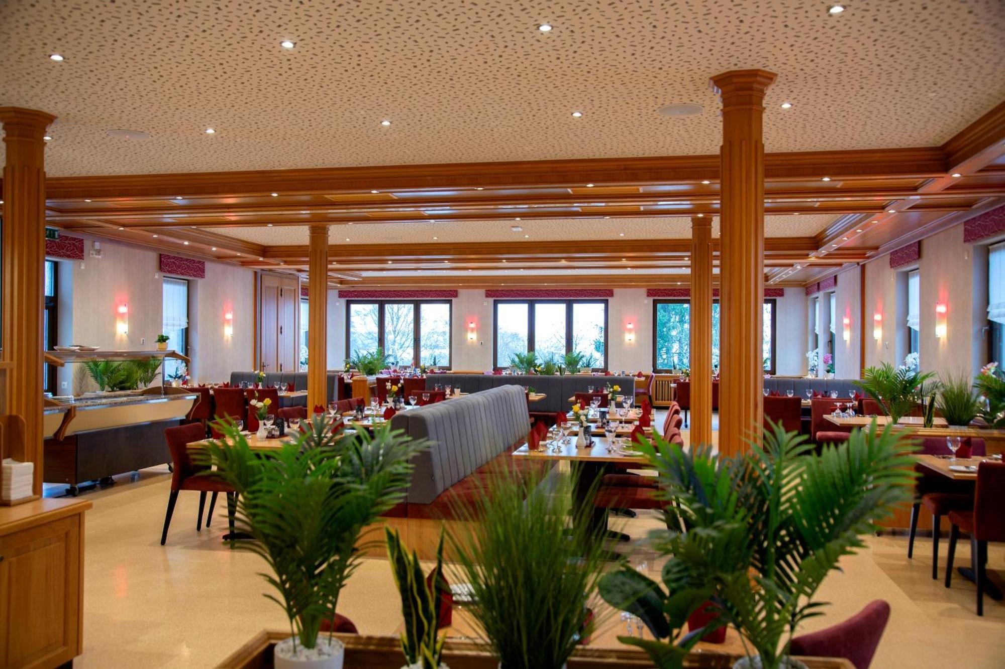 Haus Hubertus Hotell Winterspelt Eksteriør bilde