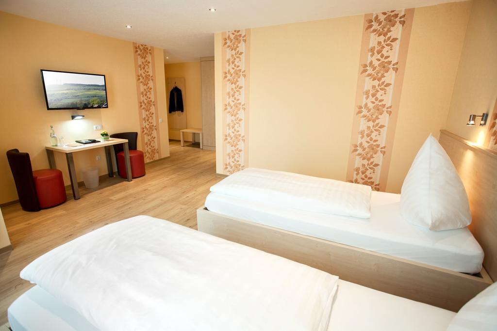 Haus Hubertus Hotell Winterspelt Eksteriør bilde